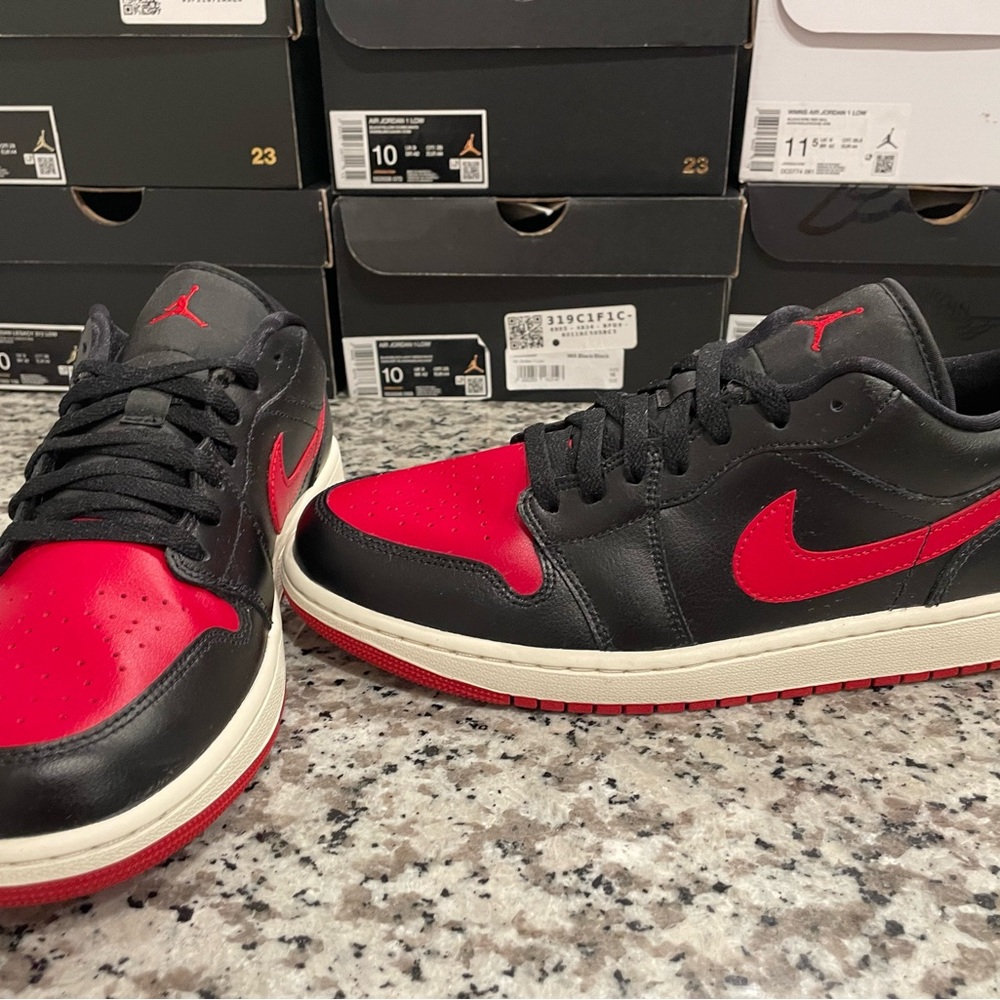 Jordan Black and Red High-Top Sneakers unisex men’s 10 Wmns 11.5